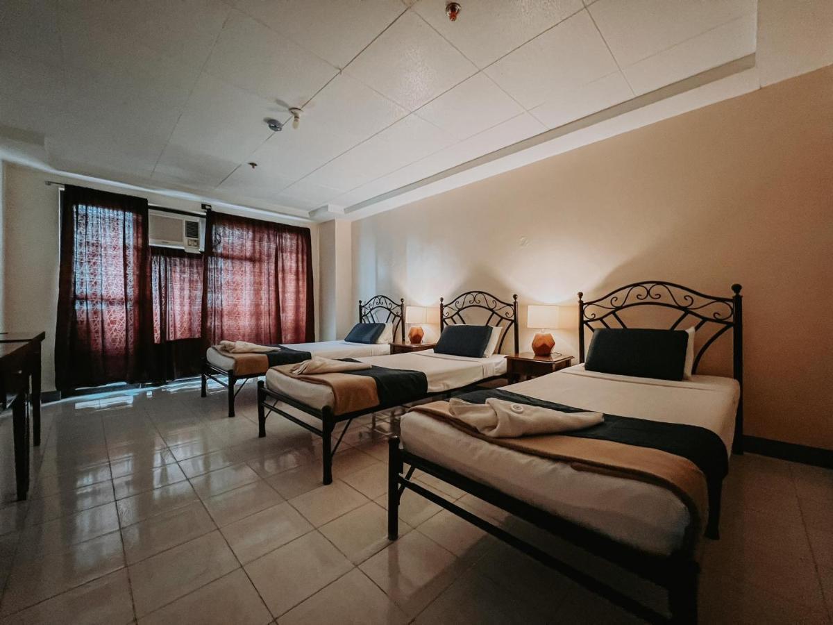 Fuente Hotel De Cebu Stadt Exterior foto